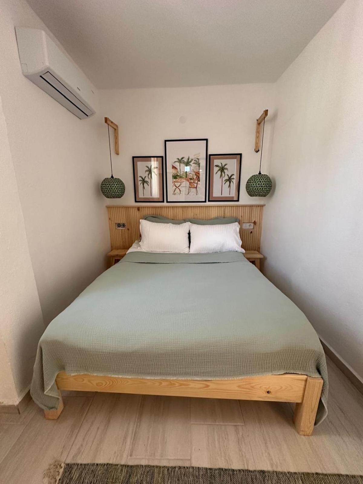 Hotel Monk Island Smirne Esterno foto